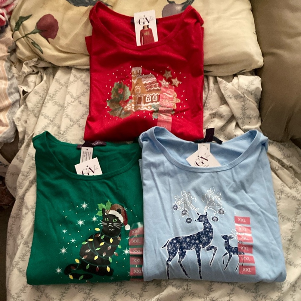 NWT - bundle Gloria Vanderbilt Holiday tops